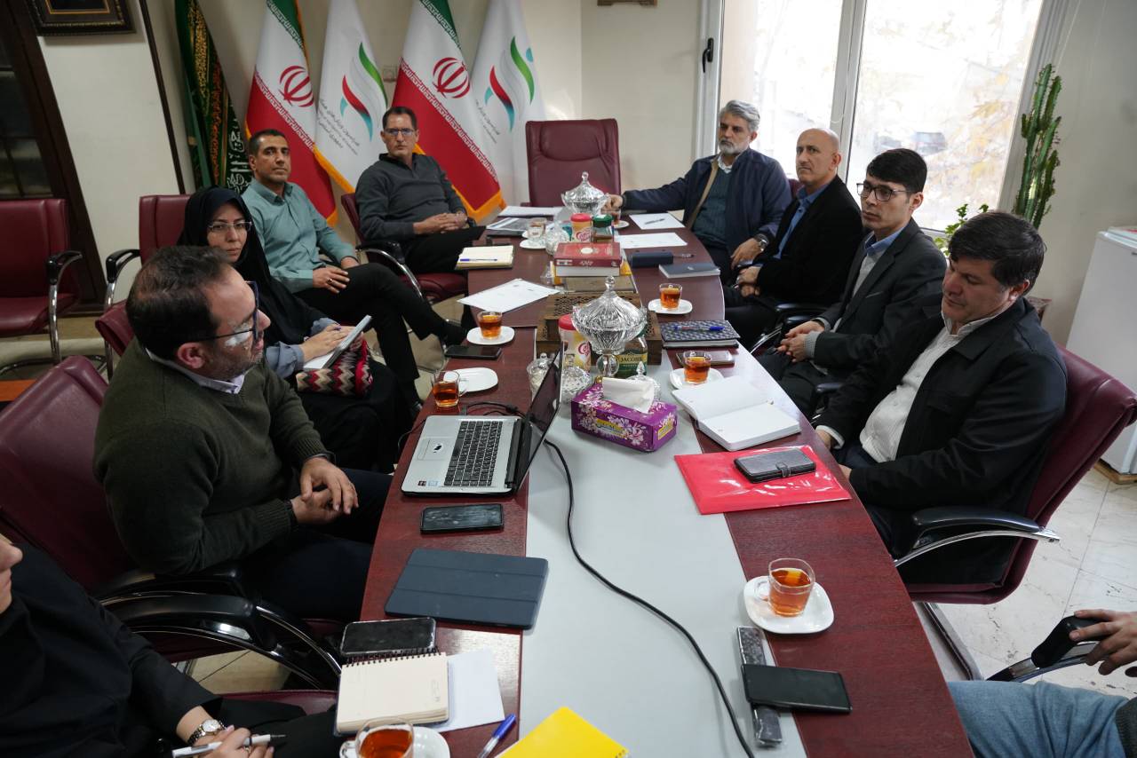 ریل‌گذاری مسیر توسعه فعالیت بدنی ایرانیان در جلسه مشترک مدیر دفتر همگانی وزارت ورزش با رییس فدراسیون ورزش‌های همگانی از مرور برنامه‌های ۱۴۰۵ تا اولویت استفاده از تکنولوژی‌‌های نوین